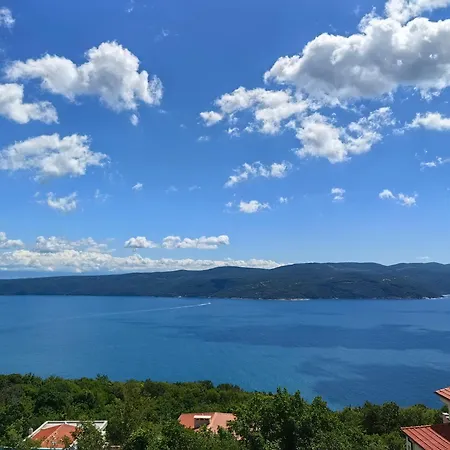 Apartman Leana *